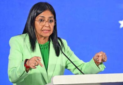 Trump advierte que la presidenta interina de Venezuela “pagará un precio más alto que Maduro” si no coopera con EE.UU.