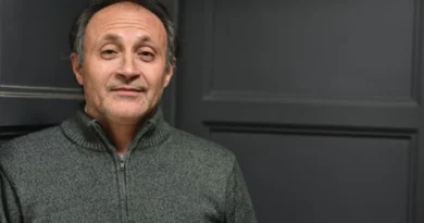 Juan José Becerra, por su libro “Un hombre” ganó el Premio de la Crítica al Mejor Libro Argentino de Creación Literaria Edición 2025 que otorga al Fundación El Libro